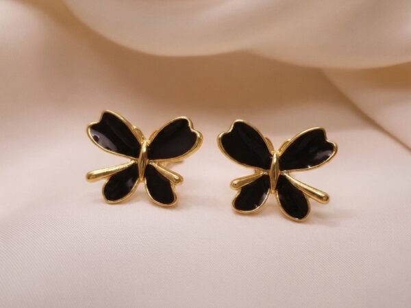 ear ring black 2